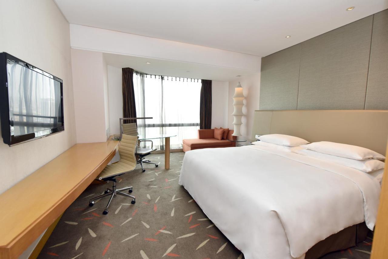 Crowne Plaza Zhongshan Wing On City By Ihg Εξωτερικό φωτογραφία